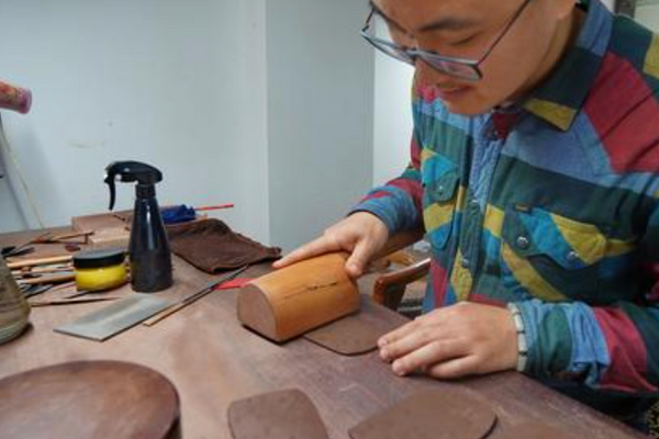 How is a Yixing Teapot Made? A Step-by-Step Guide to the Traditional Process