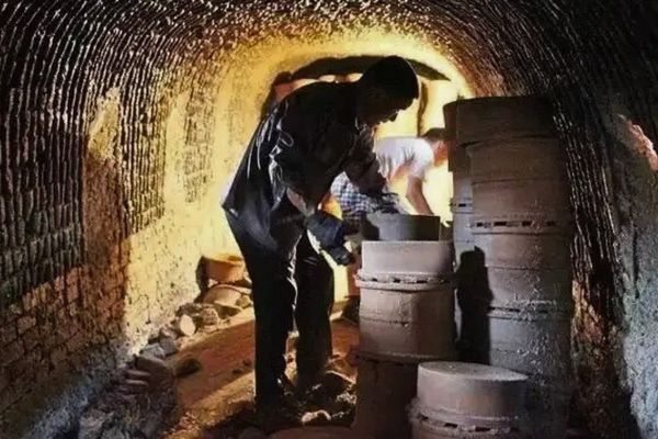 The Secret of Yixing Teapot Firing: Craftsmanship Forged in Fire